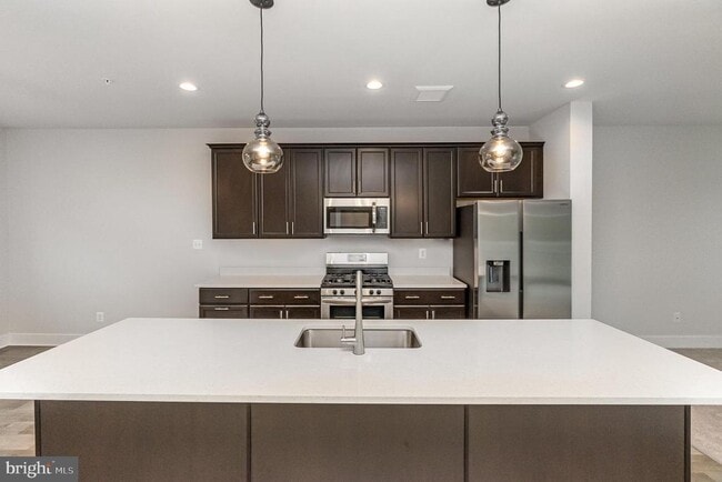 Building Photo - 606 Snapdragon Ct