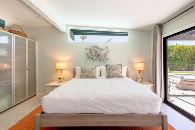 Building Photo - Luxury Mid Century Oasis in Palm Springs (Monthly Only - No Long Term)