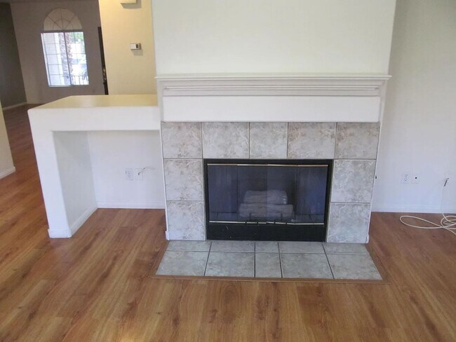 Building Photo - A Fabulous 4 Bedroom House in Peccole Ranch