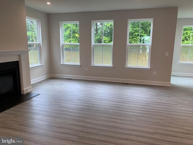 Building Photo - 150 Boxelder Dr