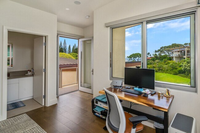 Building Photo - Modern 3 Bedroom, 3 Bathroom Furnished Condo at Makalii in Wailea