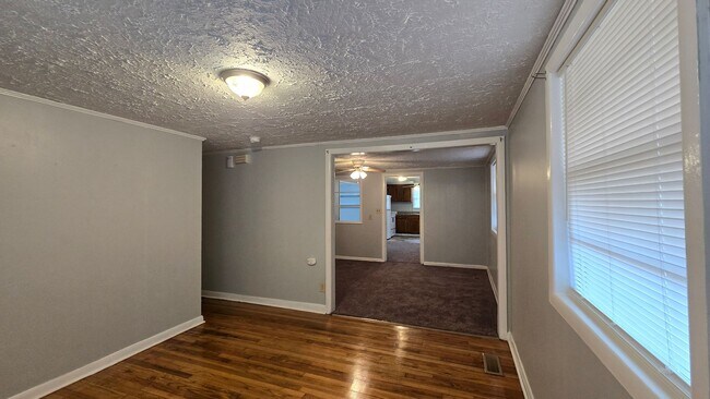 Building Photo - 1132 Hood Ave