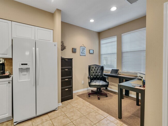 Building Photo - 83 Scarlet Woods Ct