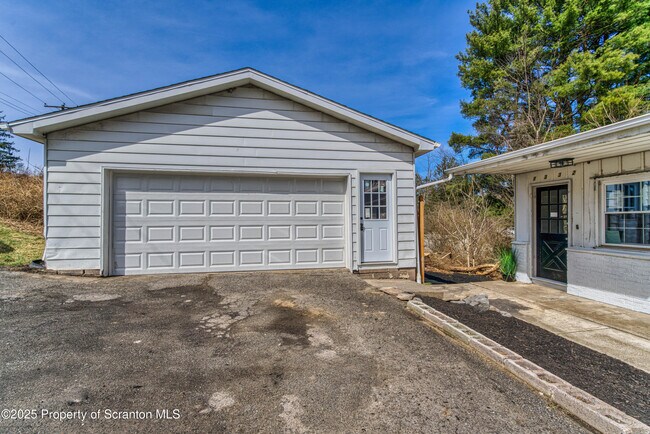 Building Photo - 1332 Lacka Trl