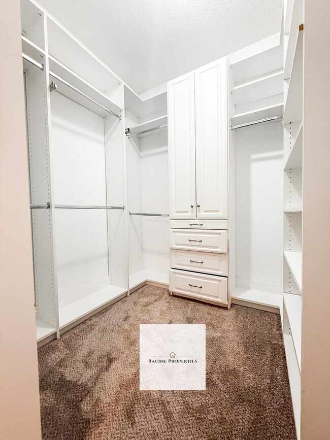 Building Photo - 203 McKenna Cir