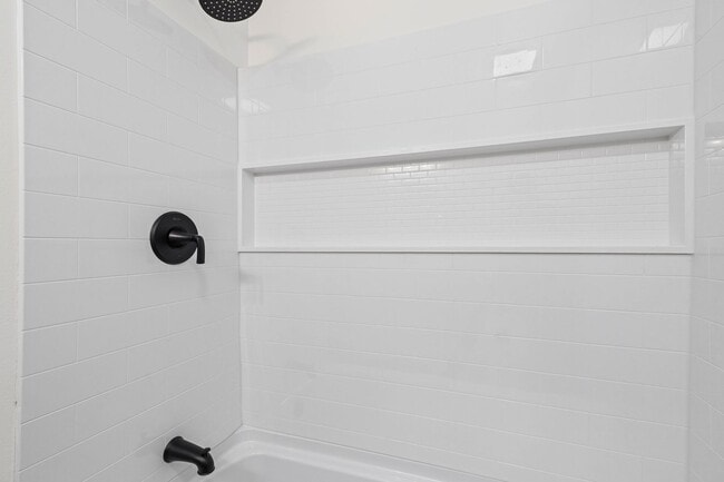 Building Photo - 1860 Calmes St