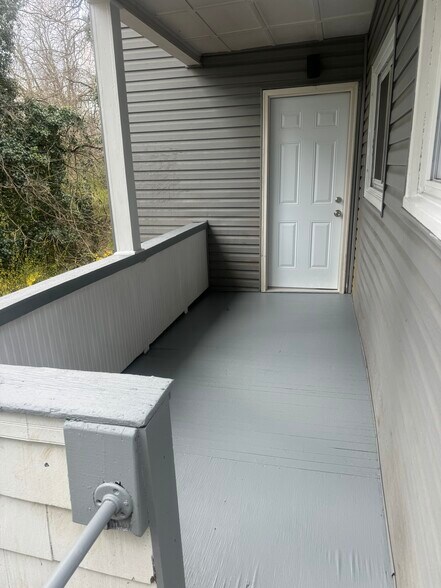 Building Photo - 210 Locust Ave