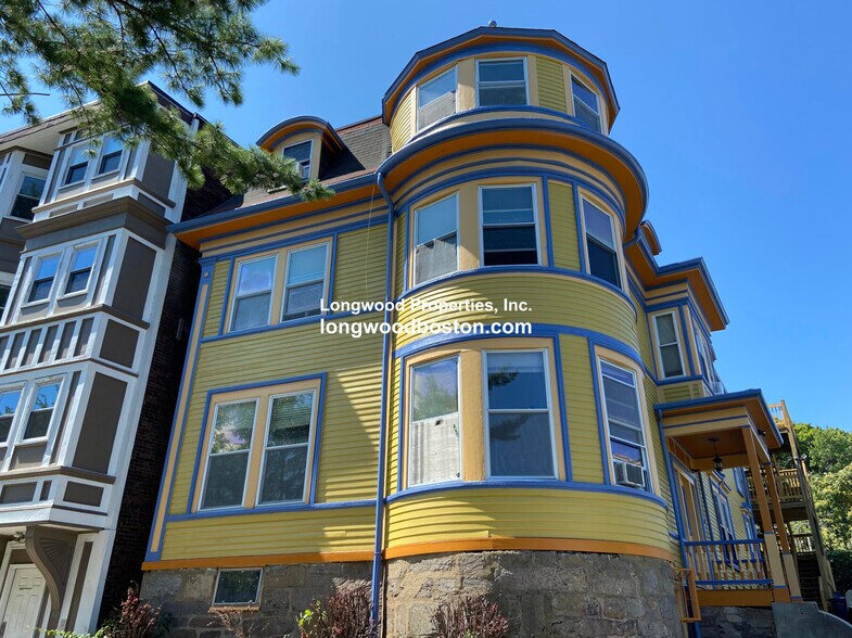 Building Photo - 775 Parker St