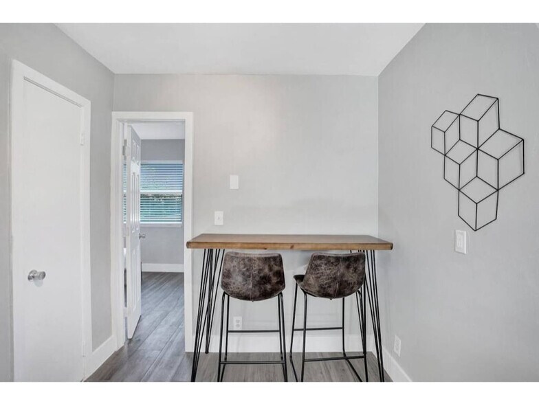 Building Photo - 50 Davie Blvd