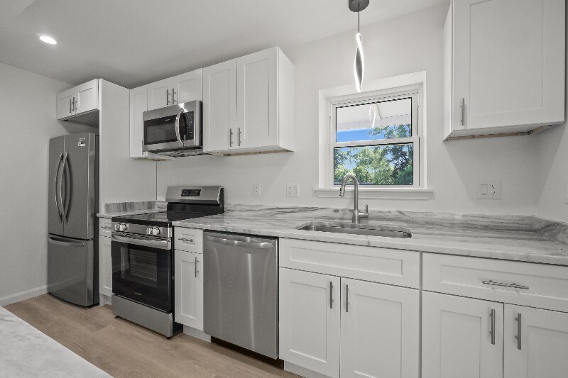 Building Photo - 34 Cross St