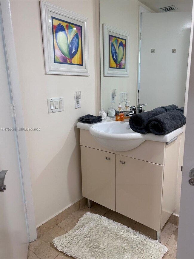 Building Photo - 1830 S Ocean Dr