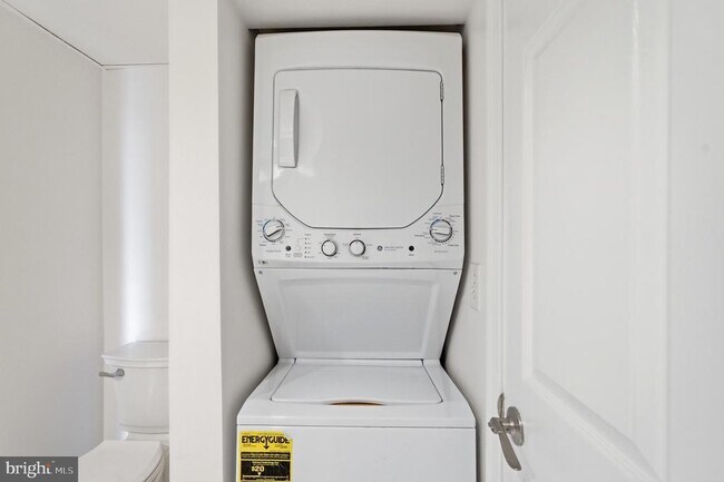 Building Photo - 1276 N Wayne St