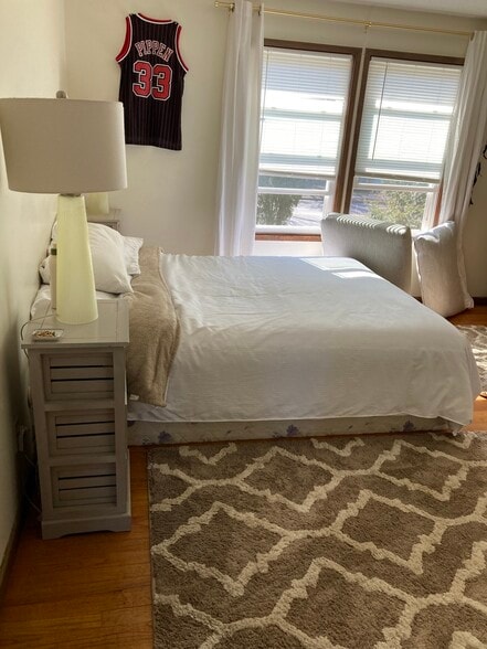 Building Photo - 180 South St