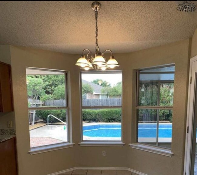 Building Photo - 5004 Bayberry Dr