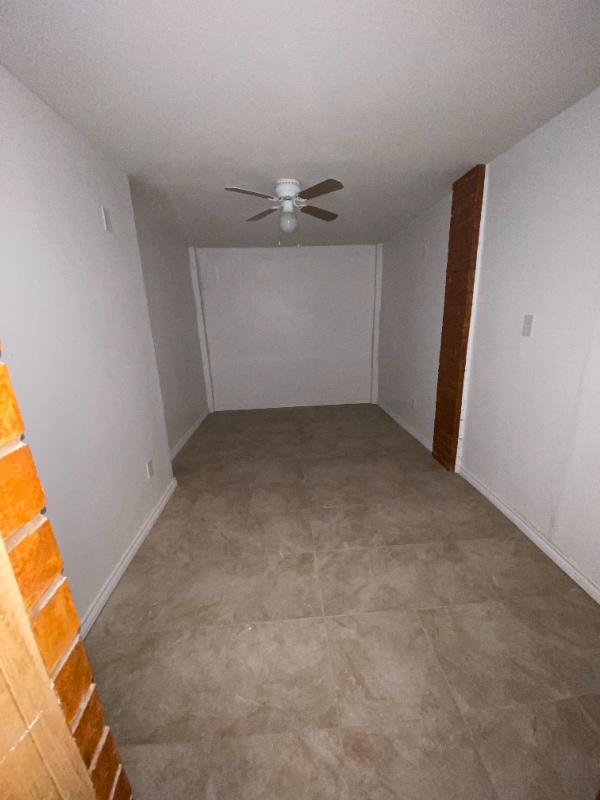 Building Photo - 613 E Expressway 83