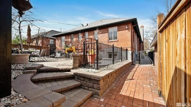 Building Photo - 628 Marsh Ave