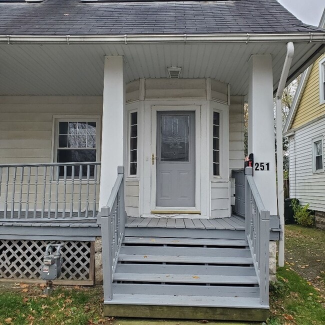 Primary Photo - 3BDRM HOUSE FOR RENT