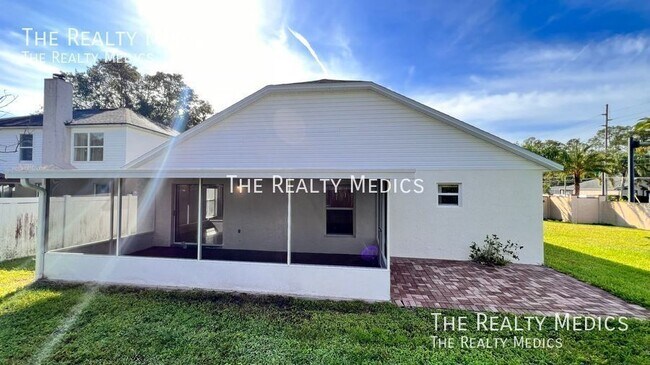 Building Photo - 14405 Lake Price Dr