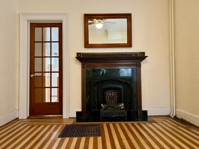 NATURAL MARBLE - 1539 N Jackson St