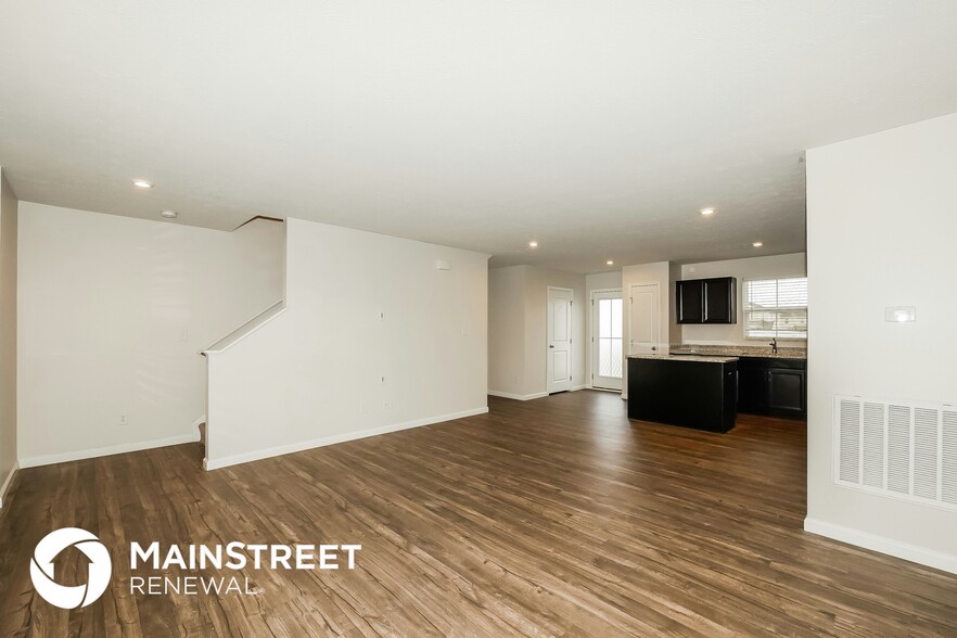 Building Photo - 13875 N Mardenis Dr W