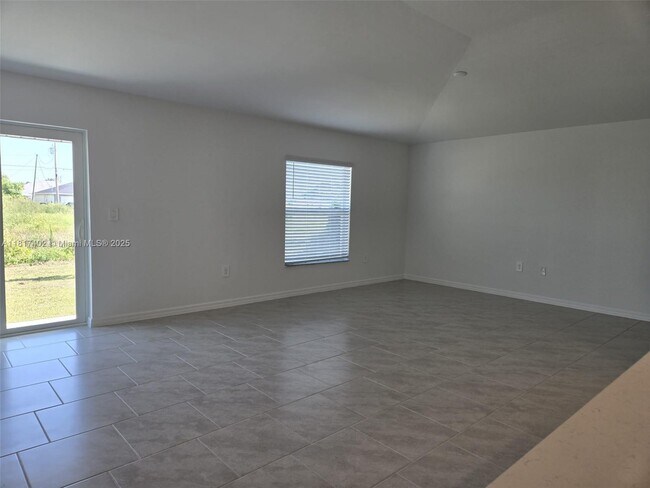 Building Photo - 3403 34th St SW