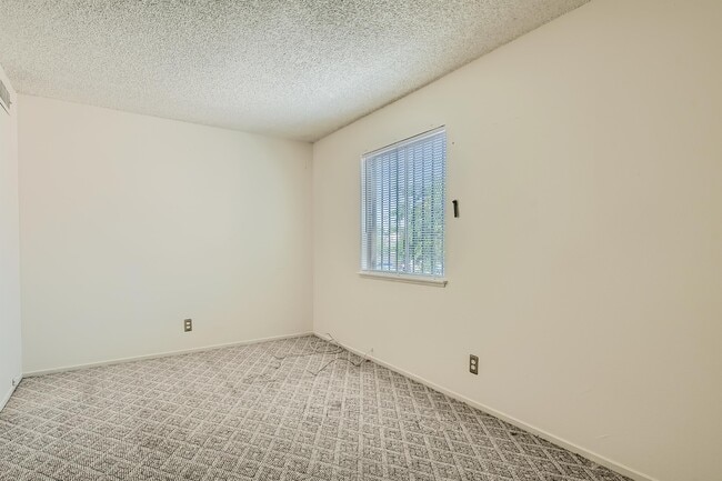 Building Photo - 5957 Vegas Dr