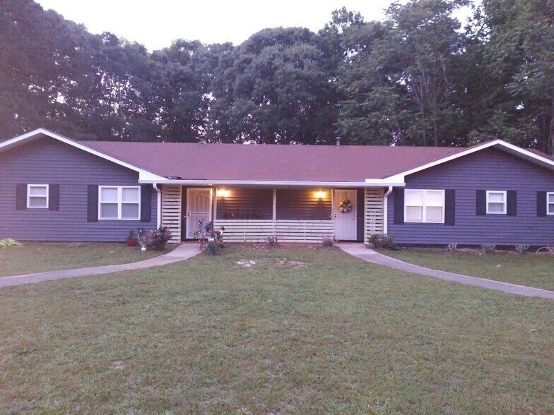 Primary Photo - 155 Chesapeake Dr