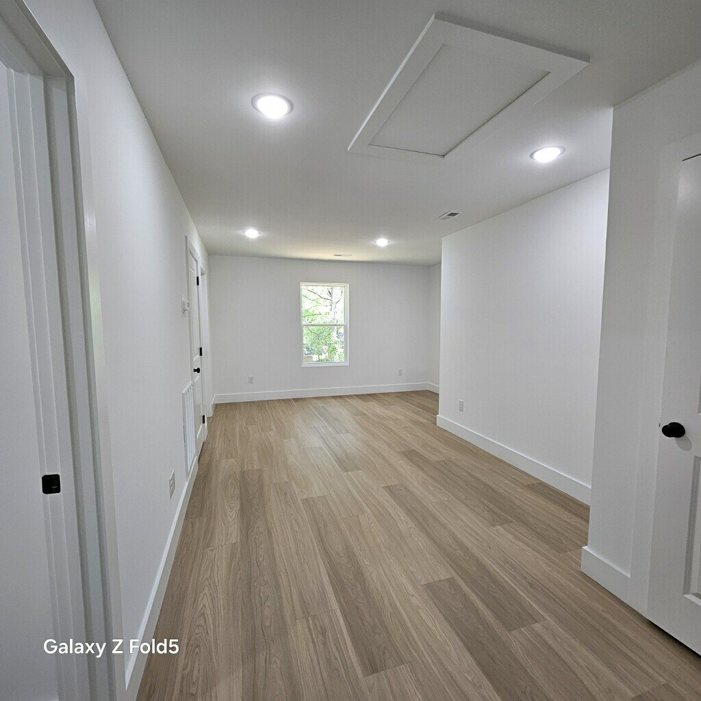 Building Photo - 132 Alpha Dr
