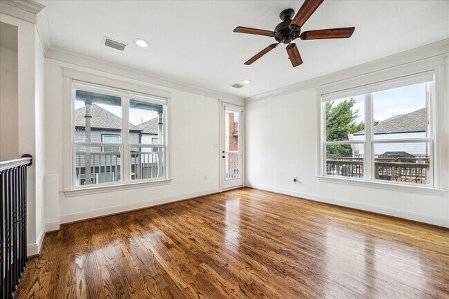 Building Photo - 829 Asbury St