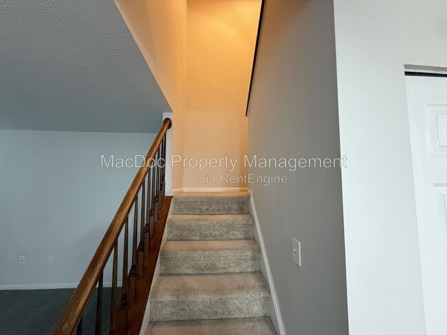 Building Photo - 11185 Kensington Pl