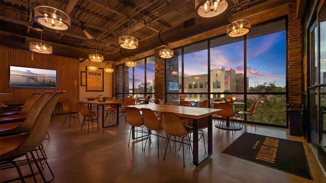 Building Photo - 2500 4th Ave S