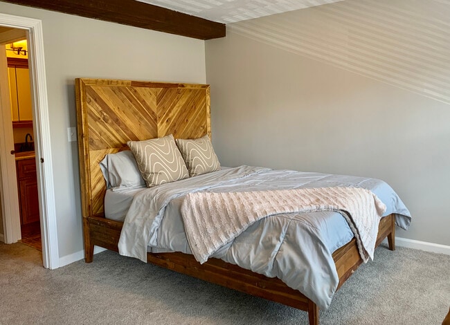 Building Photo - 142 Quincy Shore Dr