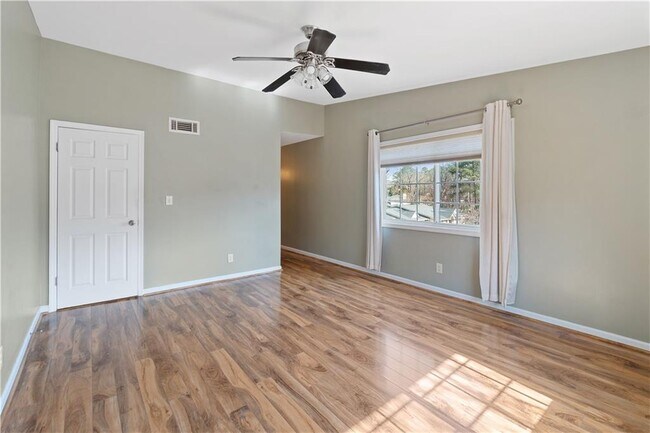 Building Photo - 1468 Briarwood Rd NE