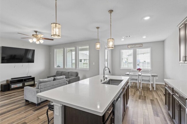 Building Photo - 15647 Baronial Castle Dr