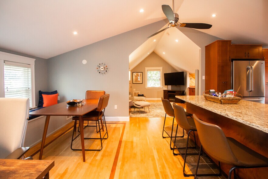 Building Photo - 247 Savin Hill Ave