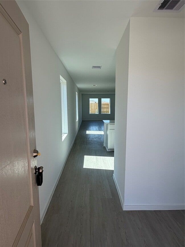 Building Photo - 16819 Old Wagon Wy