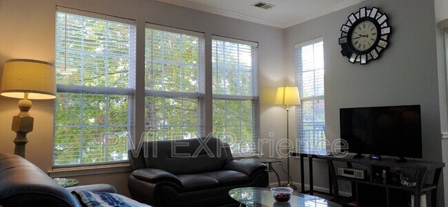 Building Photo - 15612 Everglade Ln