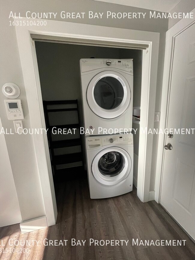 Building Photo - 184 E Main St