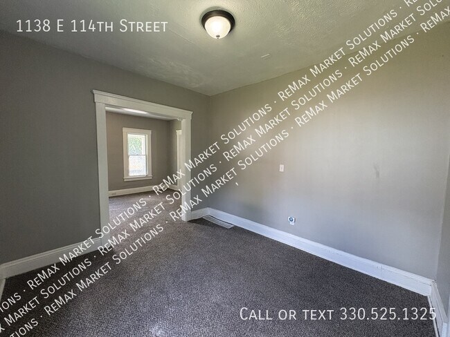 Building Photo - 1138 E 114th St
