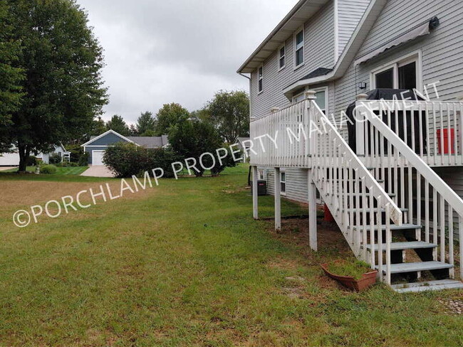 Building Photo - 3045 Chaminade Ct SW