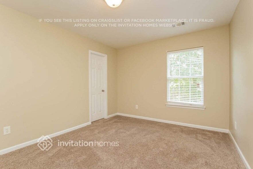 Building Photo - 2650 Mayfair Dr