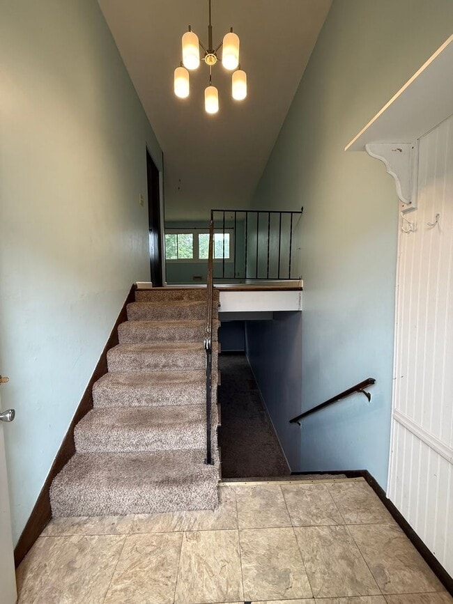Building Photo - Updated Townhome in Coon Rapids!!  3bed/2bath
