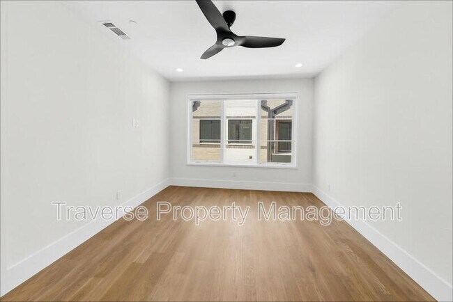 Building Photo - 408 Rayner Ave