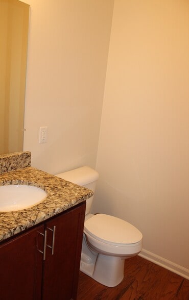 Building Photo - 3088 Kilmer Dr