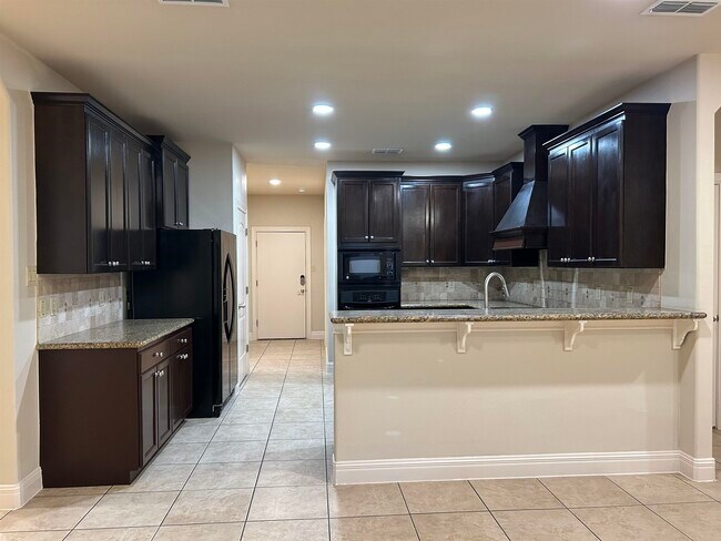 Building Photo - 3335 Hagen Lp