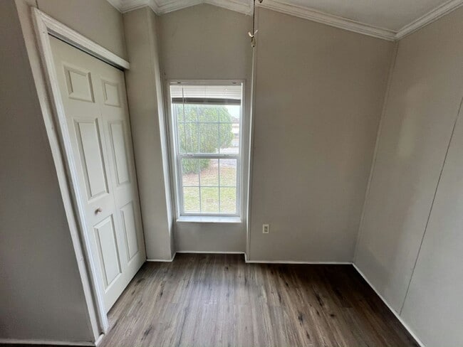 Building Photo - 3310 Chicago Bears St