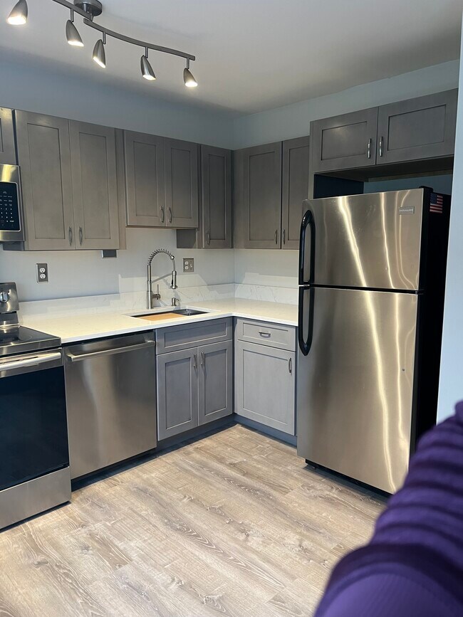 Building Photo - 5 Woodland Trail