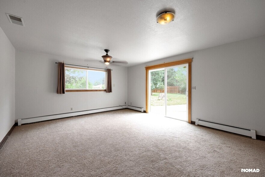 Building Photo - 3636 Royal Dr