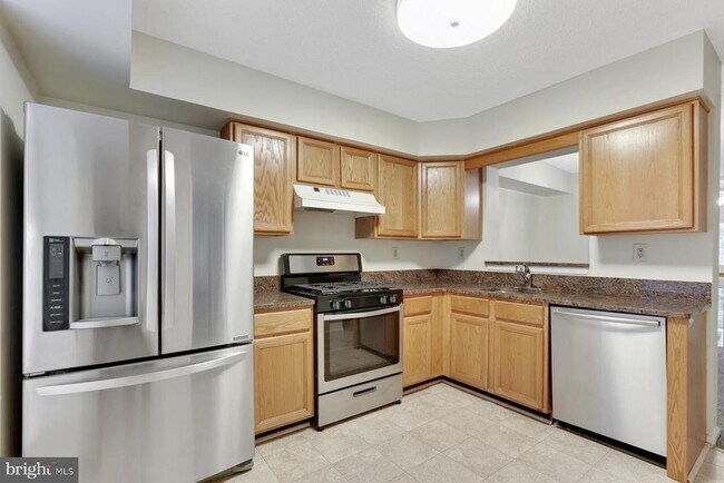 Building Photo - 140 S Barrow Pl