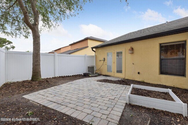 Building Photo - 1030 Luminary Cir
